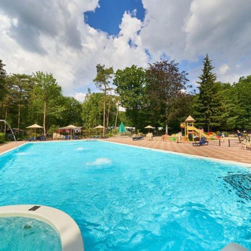 ベークベーゲン Chalet Wanama. Gelegen Op Het Vakantiepark Het Lierderholt Op De Veluwe.ヴィラ エクステリア 写真