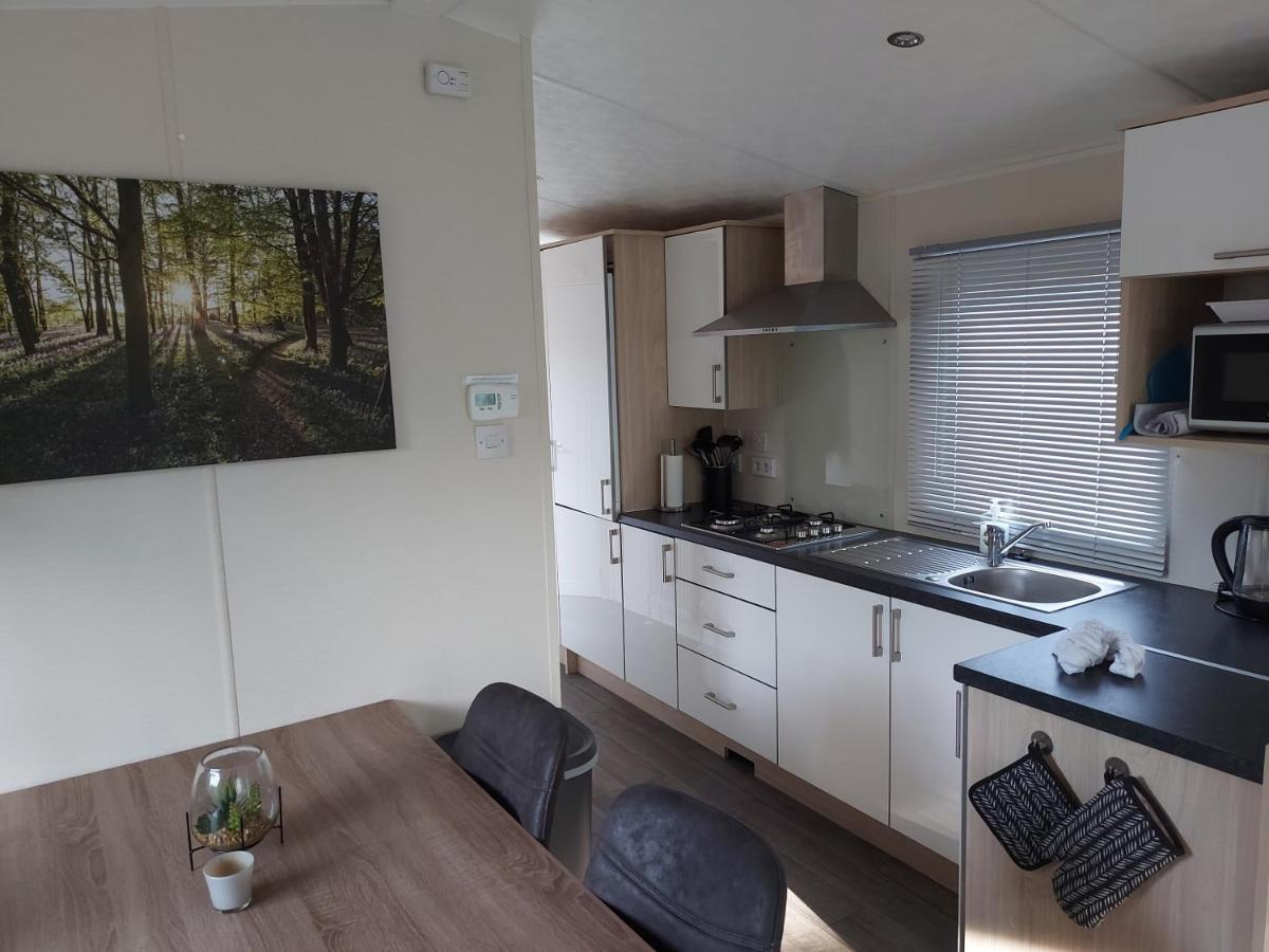 ベークベーゲン Chalet Wanama. Gelegen Op Het Vakantiepark Het Lierderholt Op De Veluwe.ヴィラ エクステリア 写真