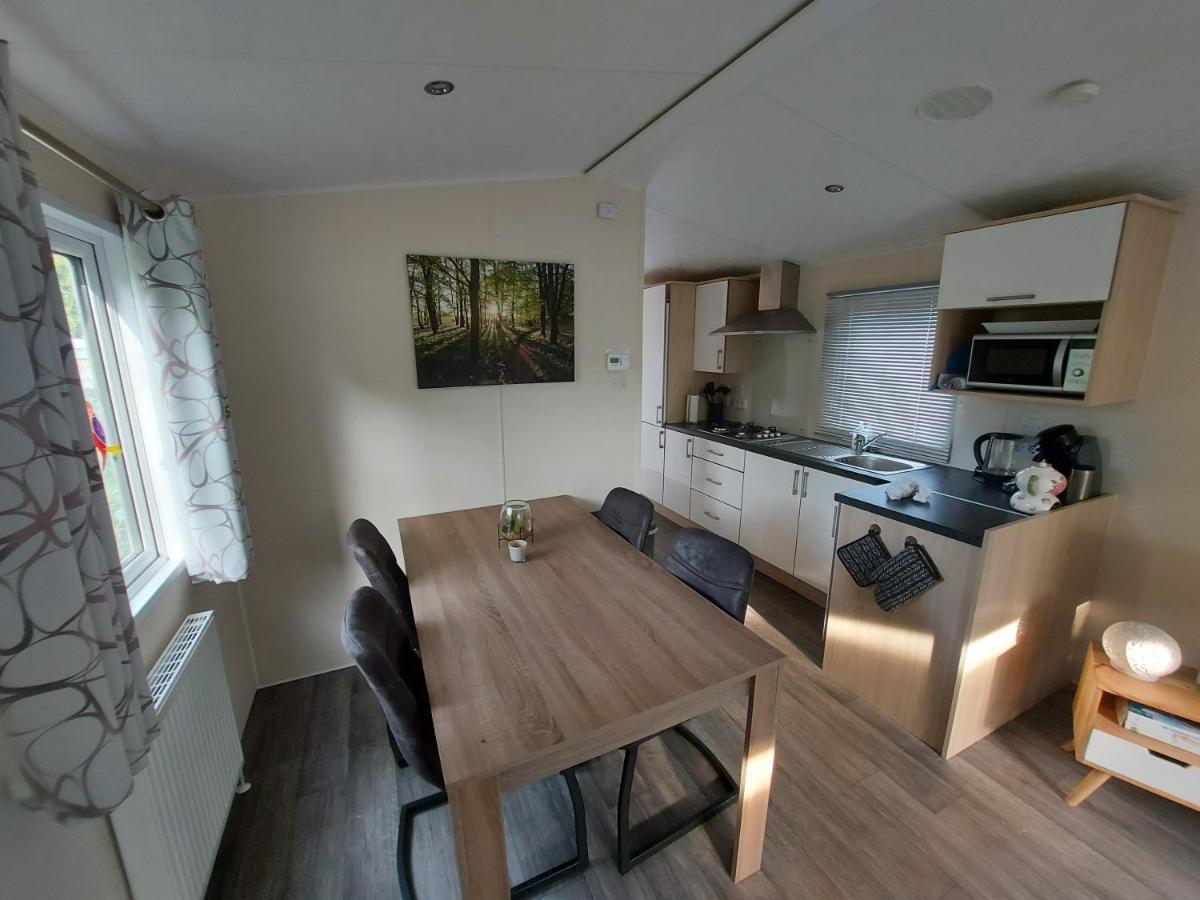 ベークベーゲン Chalet Wanama. Gelegen Op Het Vakantiepark Het Lierderholt Op De Veluwe.ヴィラ エクステリア 写真